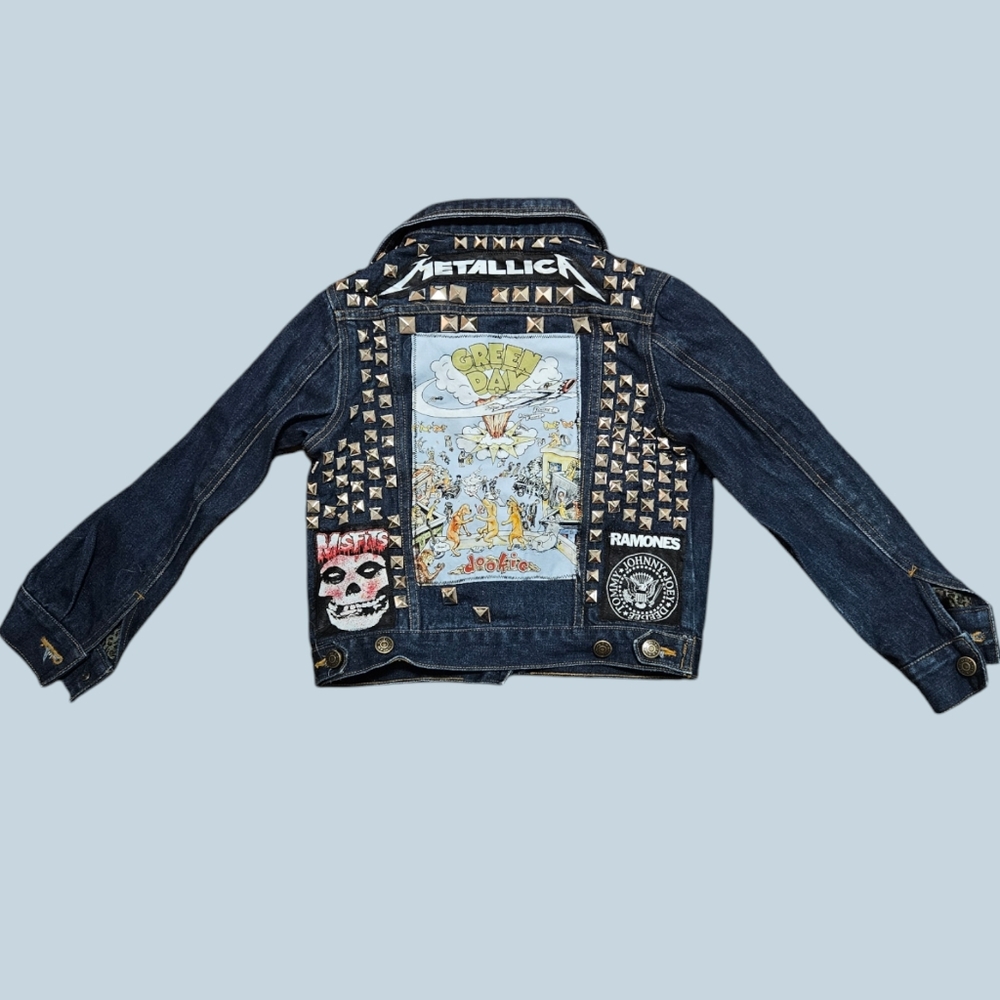 Like New Kids Punk Rock jacket!!! Size MD Several band patches and pyramids - Picture 2 of 10
